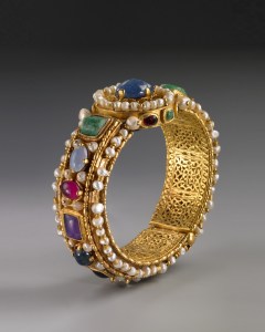 Byzantine, Gold Openwork Bracelet Set with Gems and Pearls, 6th century. 10.5 x 9.5 x 4.0 cm; weight: 239.6 g. Private Collection, North America